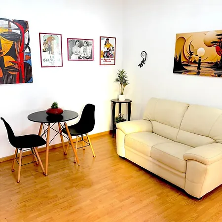 아파트 Gecko, Cozy At 5min From Metro, Bus, Tram *